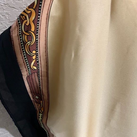 💟Cream, red, green striped scarf top - Picture 3 of 8